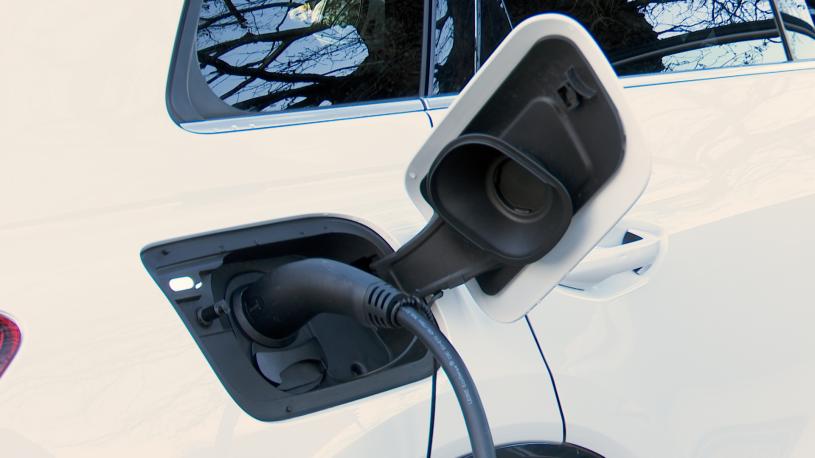 3433491 210kW 45 82kWh Sport 5dr Auto [Leather]