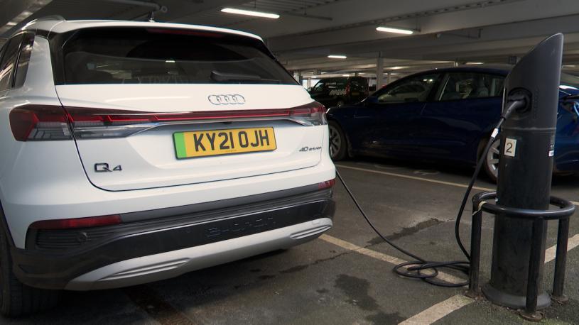 3433491 210kW 45 82kWh Sport 5dr Auto [Leather]