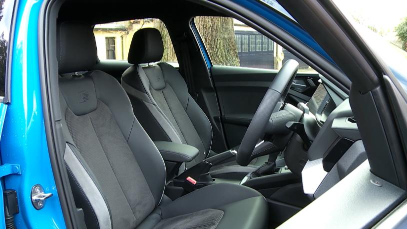 1270054 25 TFSI Black Edition 5dr